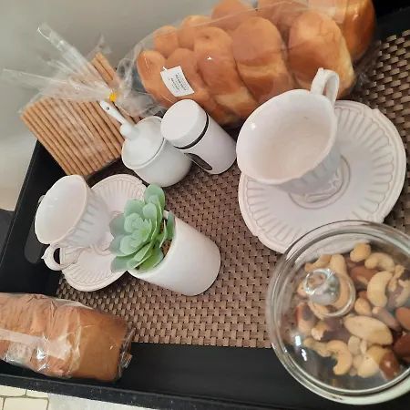 Apartment Coquet T2 ,terrasse,parking ,4 Kms D Avignon *