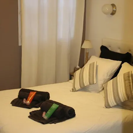 Apartment Coquet T2 ,terrasse,parking ,4 Kms D Avignon *