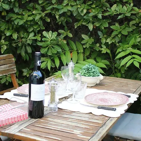Coquet T2 ,terrasse,parking ,4 Kms D Avignon Apartment *