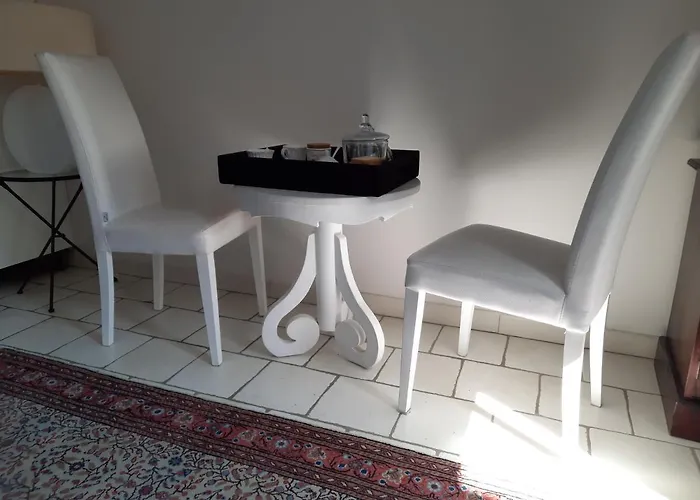 Coquet T2 ,terrasse,parking ,4 Kms D Avignon Appartement *