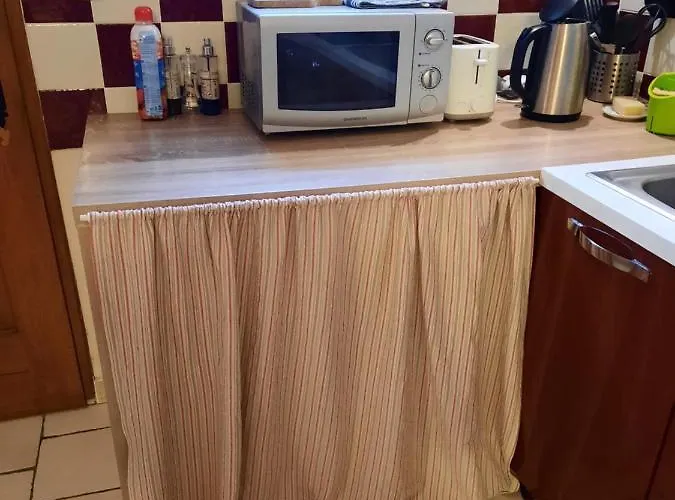 Appartement Coquet T2 ,terrasse,parking ,4 Kms D Avignon Villeneuve-lès-Avignon
