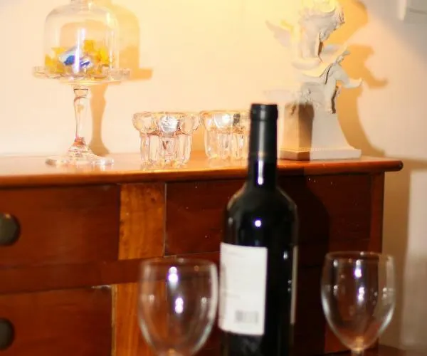 Coquet T2 ,terrasse,parking ,4 Kms D Avignon *